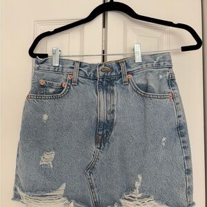 Mango MNG High Waist Denim Mini Skirt Hailey
Raw Hem Size S